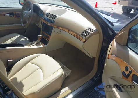 2008 Mercedes-Benz E 350 4Matic z USA, uszkodzony, nr VIN WDBUF87X08B252153